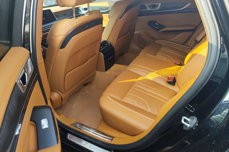 Used Hongqi H9 2024 2.0T Qixiang Luxury Business Edition