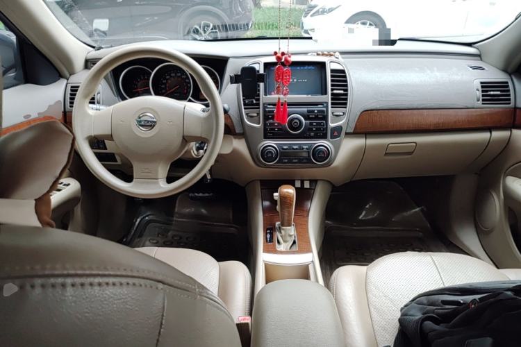 Used Nissan Sylphy 2012 Classic 1.6XE Automatic Comfort Edition Center Console