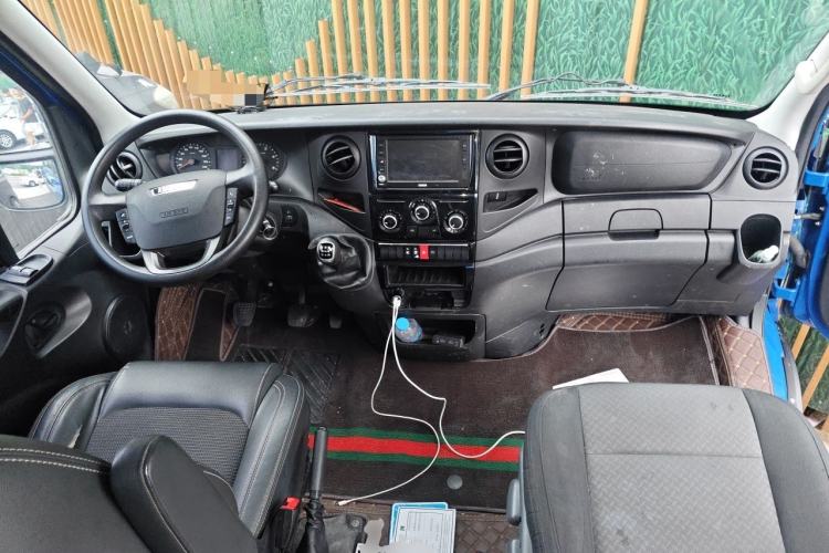 Used Iveco Eurocargo 2018 2.3T Long Wheelbase Short Overhang High-Roof Van F1A