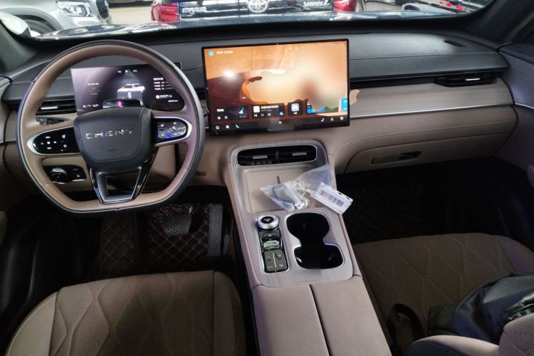 Used Chery Tiggo 8 PLUS C-DM 2025 1.5T 116 km Prestige Version 5 Seats
