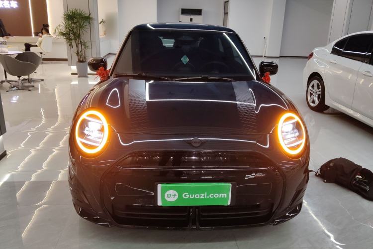 Used MINI Electric COOPER 2024 452km COOPER SE Racing Driver Front