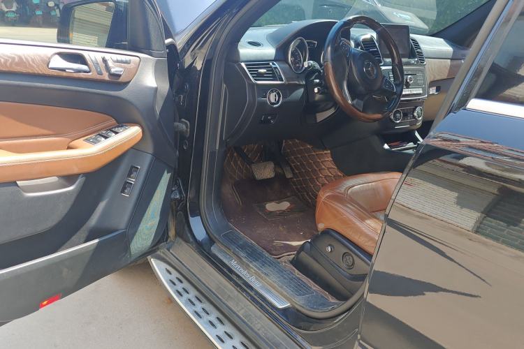 Used Mercedes-Benz GLS 2017 GLS 400 4MATIC Luxury Model Driver Seat