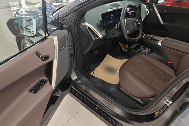 Used BMW iX 2023 xDrive40
