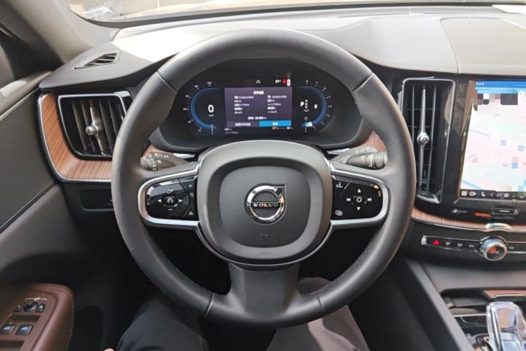 Used Volvo XC60 2024 B5 4x4 Smart Luxury Edition
