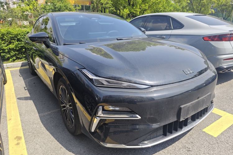 Used Geely Galaxy 8 2025 130km EM-i Deluxe Edition
