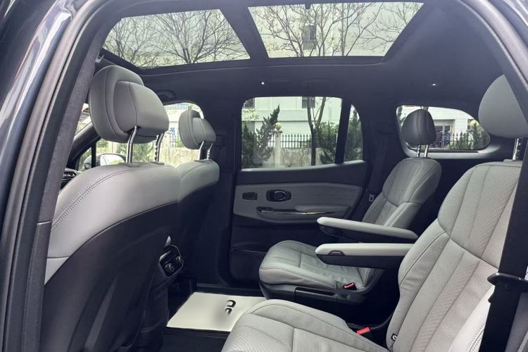 Used Nio ES8 2020 580 km Range Signature Edition Six-Seater Version Interior 9