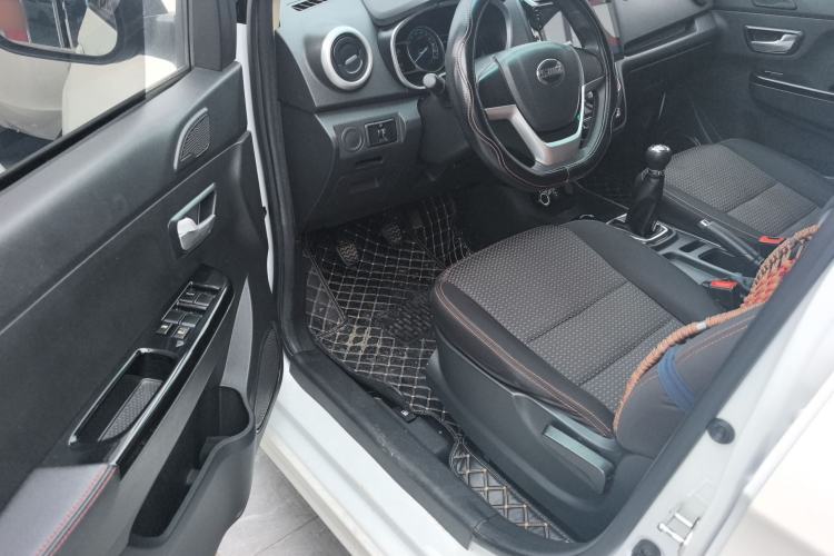 Used SWM X2 2021 1.5L Manual Business Version 7 Seats
