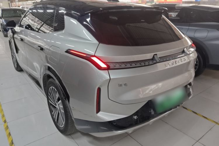 Used Lynk & Co 08 EM-P 2025 220 km All-Wheel-Drive Performance Halo
