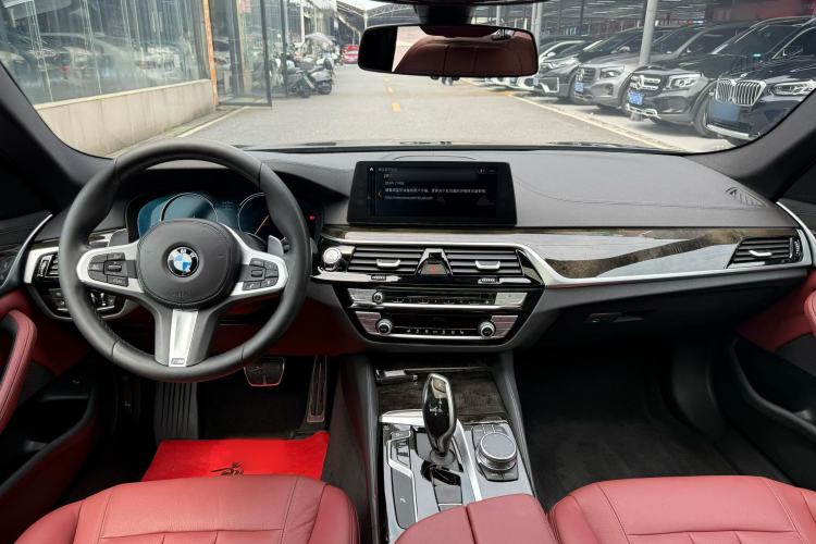 Used BMW 5 Series 2018 Restyled 530Li Leading Edition M Sport Package Interior 1