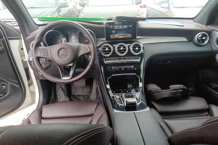 Used Mercedes-Benz GLC 2019 GLC 200 L 4MATIC Center Console