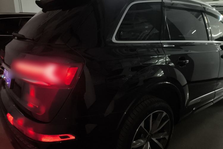 Used Audi Q7 2022 55 TFSI quattro S line Sport model
