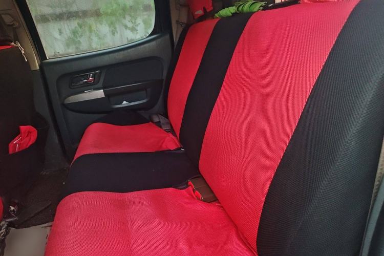 Used Dongfeng Ruichi 2015 2.5T Elite Edition Diesel Two-Wheel Drive Luxury ZD25TCI
