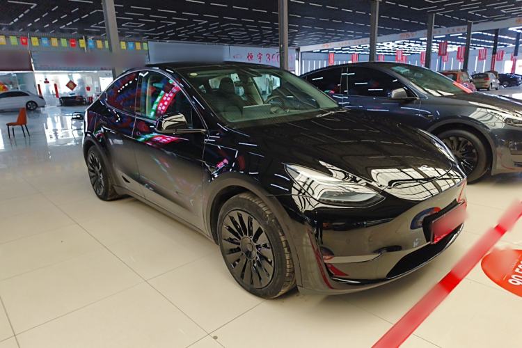 Used Tesla Model Y 2023 Long-Range All-Wheel-Drive Version