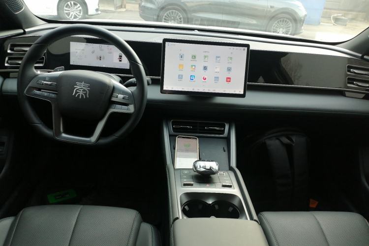 Used BYD Qin L 2025 DM-i Smart Drive 80KM Leading Model Center Console