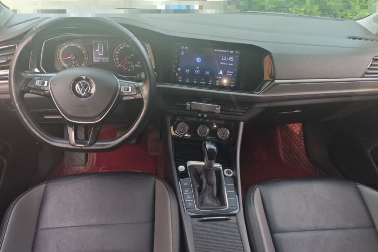 Used Volkswagen Sagitar 2019 200TSI DSG Comfort Version China VI Standard Center Console