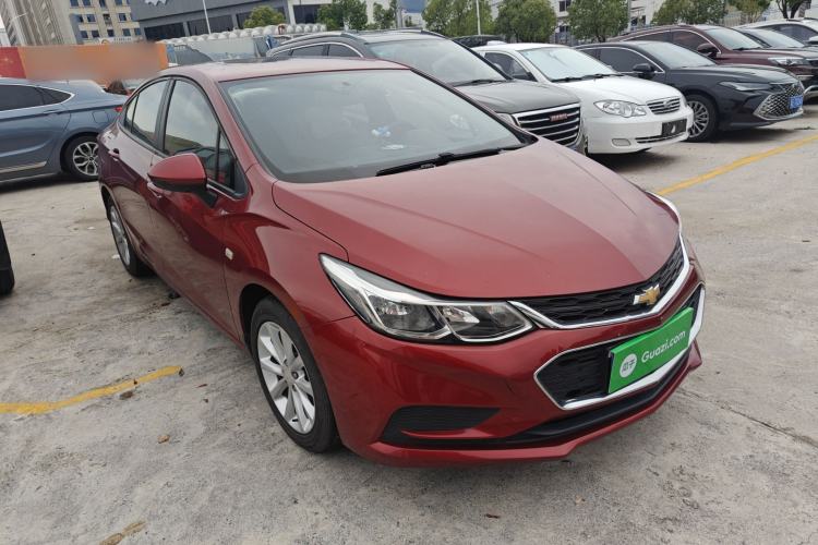 Used Chevrolet Cruze 2017 1.5L Automatic Pioneer Sunroof Edition Front Right 45 Deg