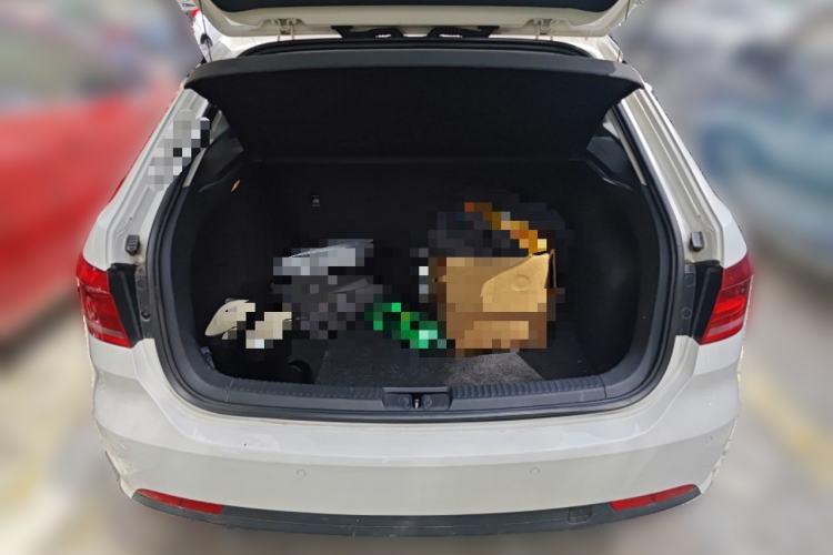 Used Volkswagen Gran Lavida 2013 1.6L Manual Comfort Model Trunk