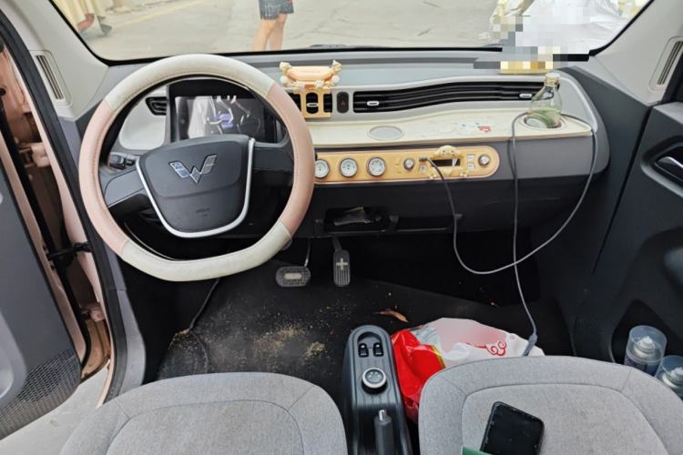 Used Wuling Hongguang MINIEV 2022 Macaron Fashion Edition Lithium-Nickel-Cobalt-Alpha-oxide Center Console