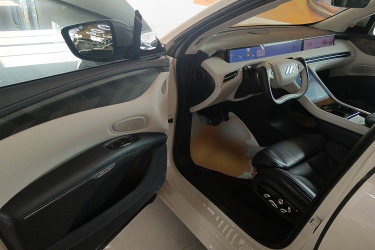 Used IM LS7 2023 100kWh Lux All-Wheel-Drive Version
