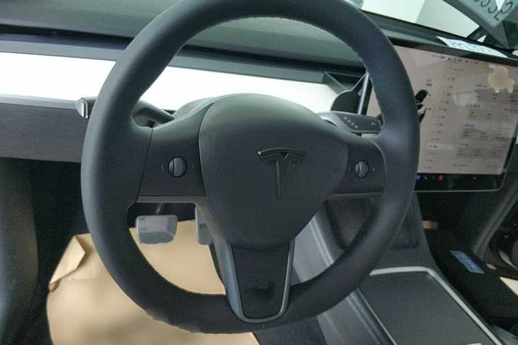 Used Tesla Model Y 2022 Long-Range All-Wheel-Drive Version
