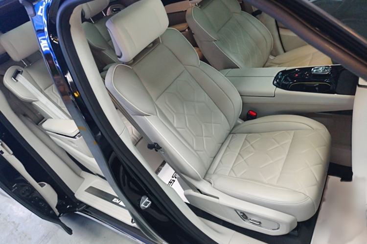 Used Volvo EM90 2025 Ultra Six-Seater