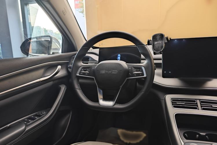 Used BYD Destroyer 05 2024 HONOR Edition DM-i 55KM Luxury Model
