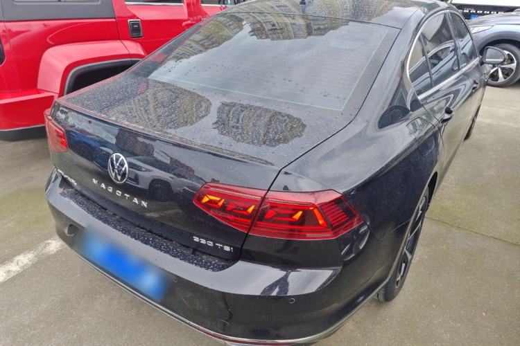 Used Volkswagen Magotan 2024 2 Million Units Zhongxiang Version 330TSI DSG Luxury Edition
