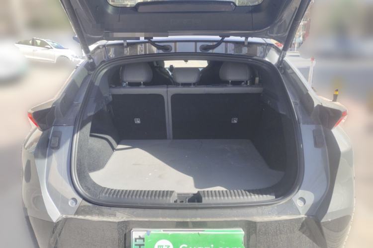 Used Lynk & Co Z20 2025 530 km Range Rear-Wheel Drive Pro Trunk