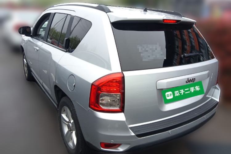 Used Jeep Compass 2011 2.4L four-wheel-drive sport version Rear Left 45 Deg