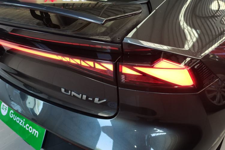 Used CHANGAN UNI-V 2023 1.5T Prestige Model Right Rear Taillight