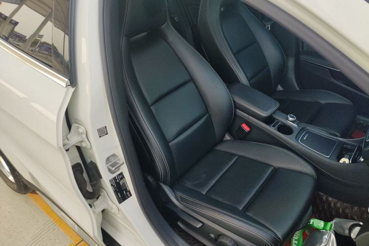 Used Mercedes-Benz GLA 2019 GLA 200 Dynamic Edition Right Front Seat