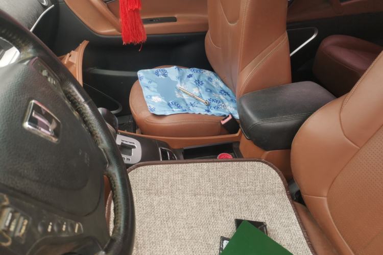 Used Luxgen Great 7 SUV 2011 2.2T Two-Wheel Drive Smart Version Left Front Seat