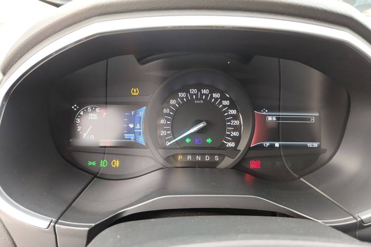 Used Ford Edge 2015 2.0T GTDi Two-Wheel-Drive High-Line Version