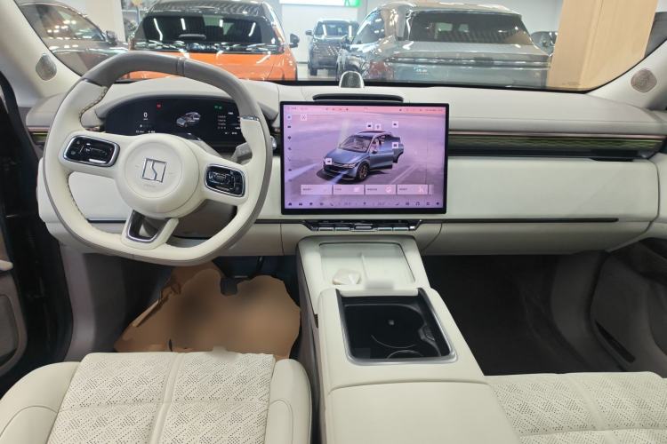 Used Zeekr 7X 2025 100kWh Long-Range All-Wheel Drive Intelligent Driving Version Center Console