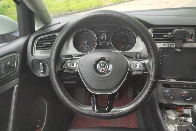 Used Volkswagen Golf 2016 230TSI Automatic Luxury Version Steering Wheel