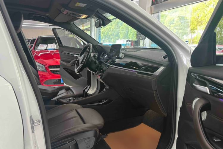 Used BMW X2 2021 sDrive25i Leading Model M Off-Road Package Interior 8