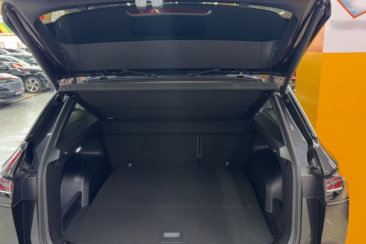 Used Volkswagen Tavendor 2023 380TSI Four-Wheel Drive R-Line Cruise Edition Trunk