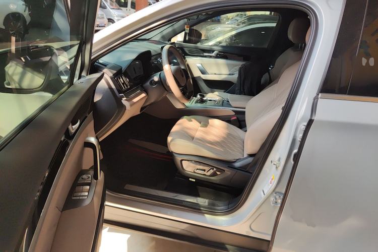 Used BYD Tang New Energy 2024 DM-i Glory Edition 112KM Prestige Model