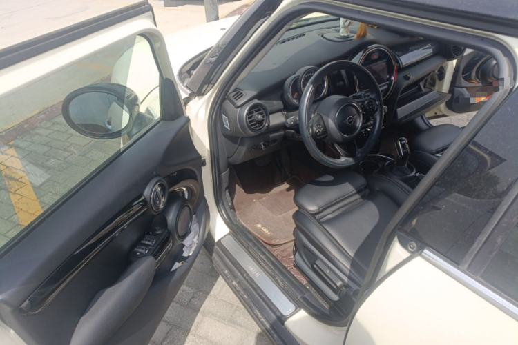 Used MINI 2018 1.5T COOPER Classic Edition Five-Door Version Driver Seat