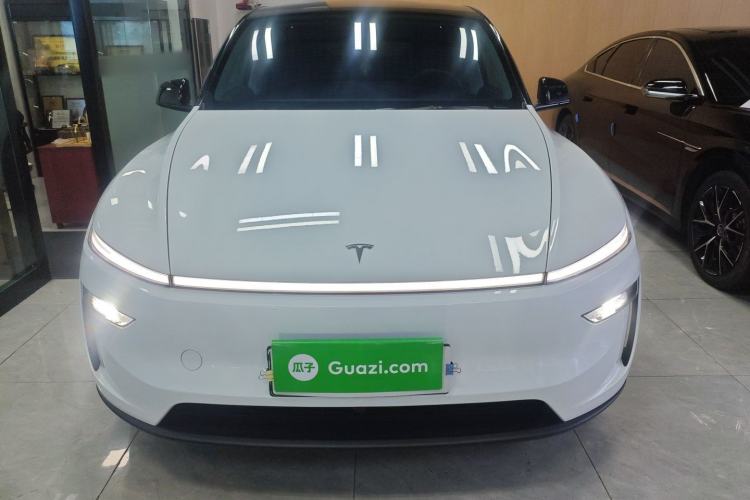 Used Tesla Model Y 2025 Long-Range All-Wheel-Drive Version