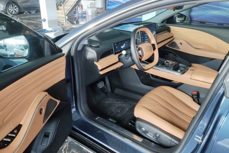 Used Geely Galaxy Galaxy 8 2025 130km EM-P Starship Edition
