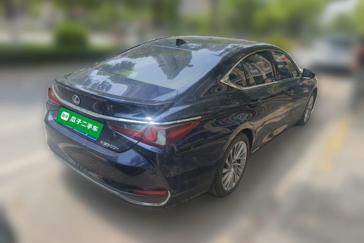 Used Lexus ES 2021 300h Executive Edition
