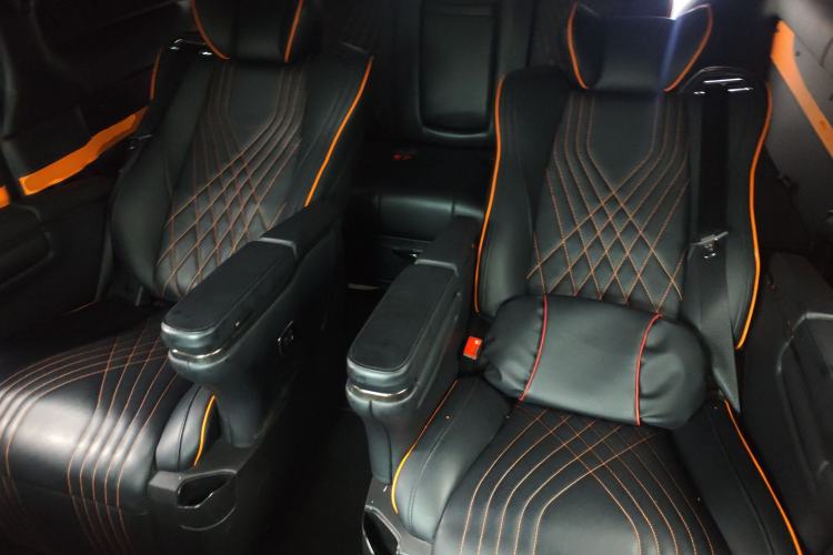 Used Ford Transit 2023 2.0T Diesel Automatic Commercial & Travel Version Mid-axle Low-roof Design 7/8/9-Seater