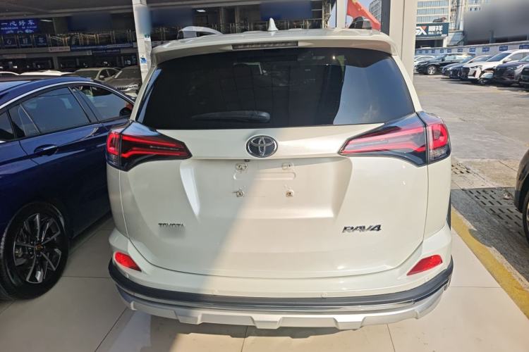 Used Toyota RAV4 2019 2.0L CVT Two-Wheel Drive Fashion X Limited Edition China VI Standard