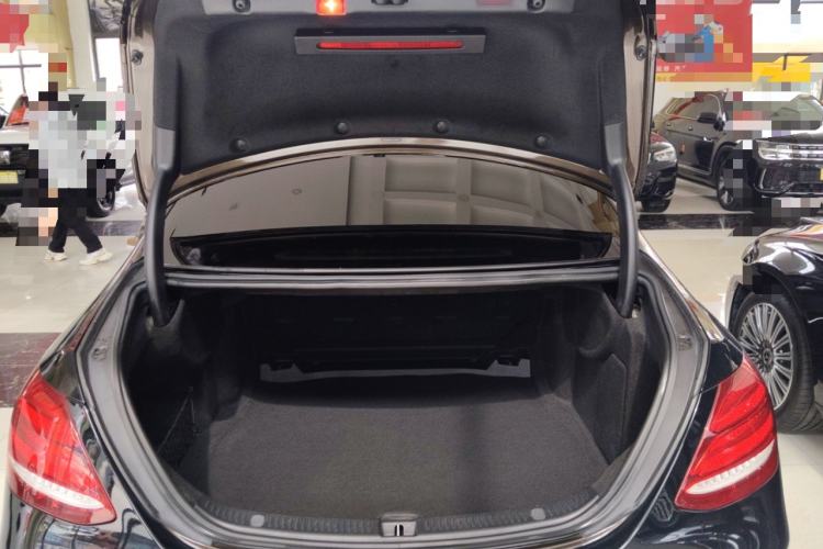 Used Mercedes-Benz E-Class 2018 Facelift E 300 L Luxury Edition