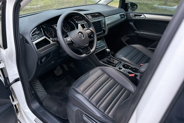 Used Volkswagen Touran 2021 Touran L 280TSI DSG Comfort Edition 7 Seats
