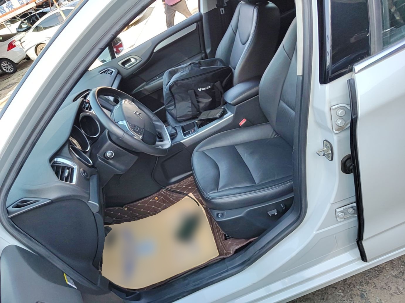 Interior delantero