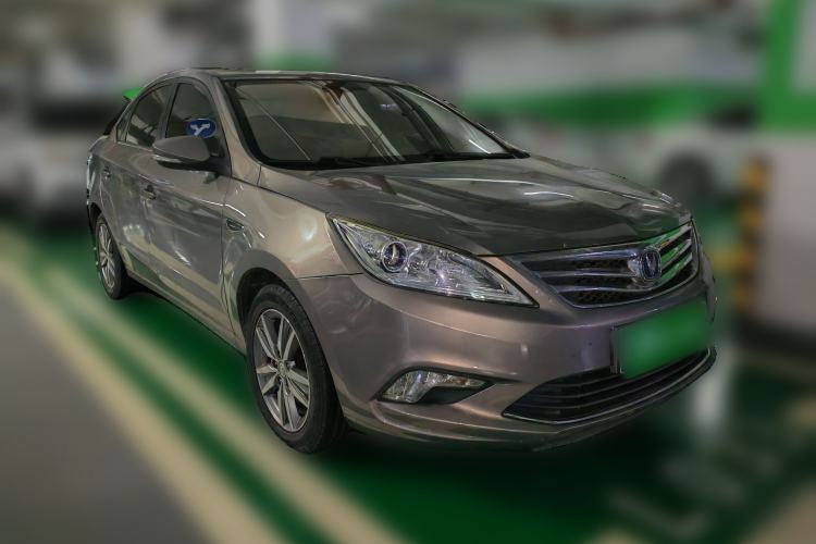 Used CHANGAN Eado 2015 1.6L Manual Luxury Model China IV Standard Front Right 45 Deg