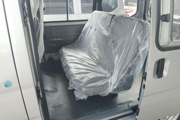 Used Wuling Zhiguang 2023 1.5L Practical Version 5/7 Seats