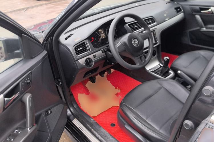 Used Volkswagen Lavida 2013 Restyled Classic 1.6L Manual Comfort Edition Driver Seat